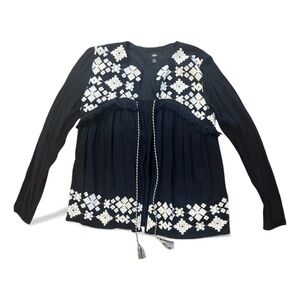 Mossimo Embroidered Black and White Women's Top